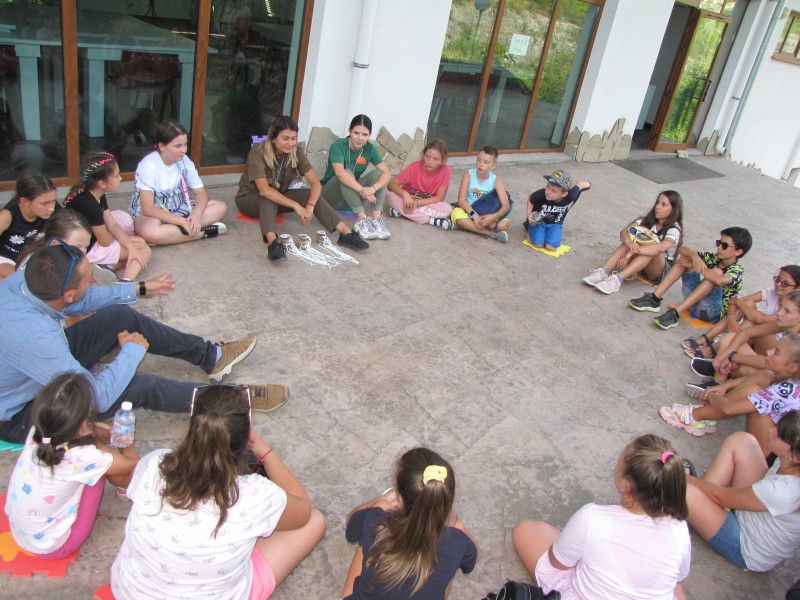 Занимания на открито с деца в Природозащитен комплекс „Ломовете“